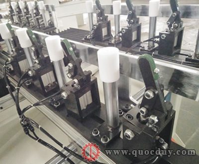 bo-kep-phoi-may-lam-mong-am-cnc