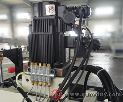 dong-co-servo-may-lam-mong-am-cnc