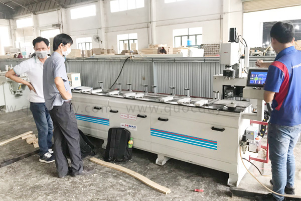 Máy phay khoan cnc 2 chiều bàn giao tại công ty Thần Đèn