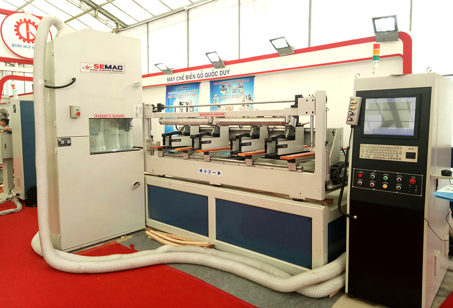 may-cua-long-cnc-thu-cam-on-quy-khach-hang-tham-du-trien-lam-vifa-woodmac-2017