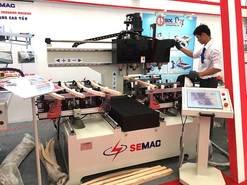 may-lam-mong-am-thu-cam-on-quy-khach-hang-tham-du-trien-lam-vifa-woodmac-2017