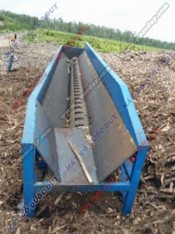 Removing debarking machine